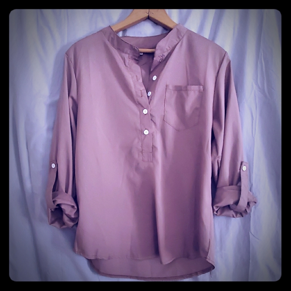 Blouse with rise sleeves